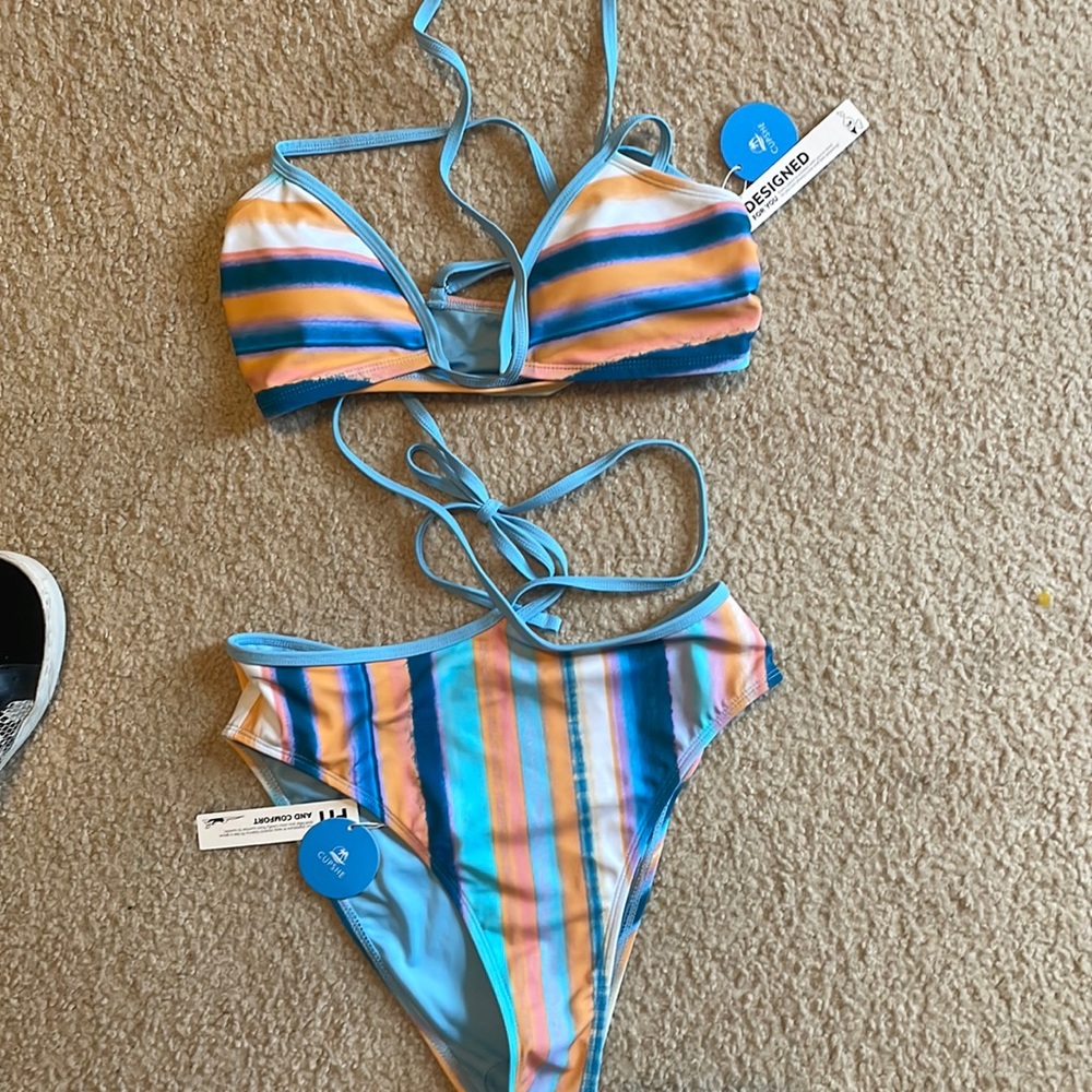 Cupshe striped bikini. Size M bottom and S top . NWT